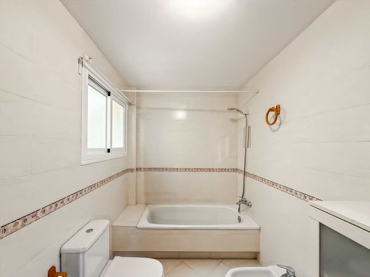 Se vende Apartamento Planta Media de 1 dormitorios en Costa Del Sol, Málaga, España