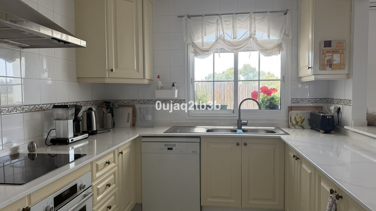 2 Bed Apartment for sale in Estepona Costa Del Sol, Málaga, Spain