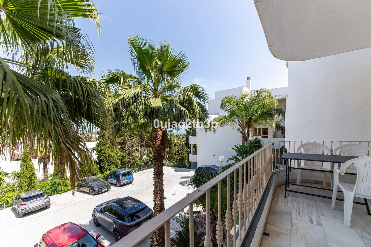 2 Bed Apartment for sale in Estepona Costa Del Sol, Málaga, Spain