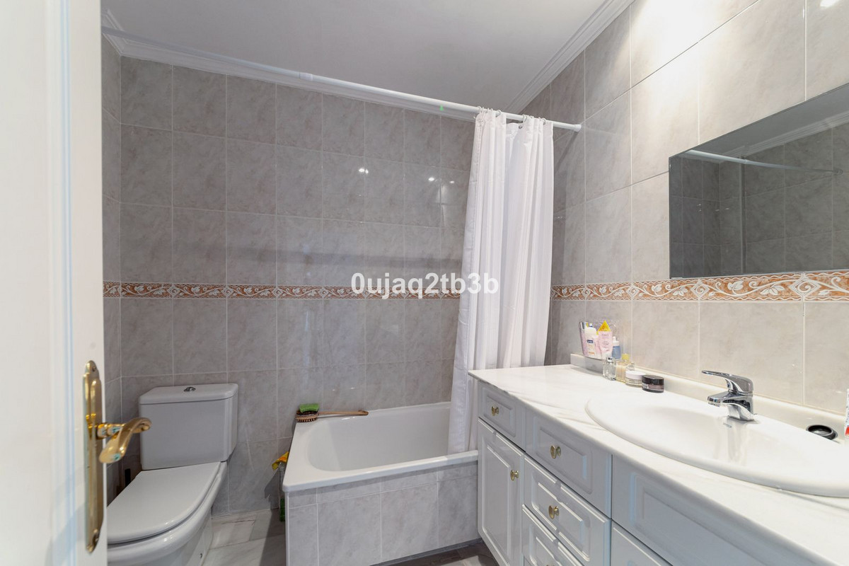 2 Bed Apartment for sale in Estepona Costa Del Sol, Málaga, Spain