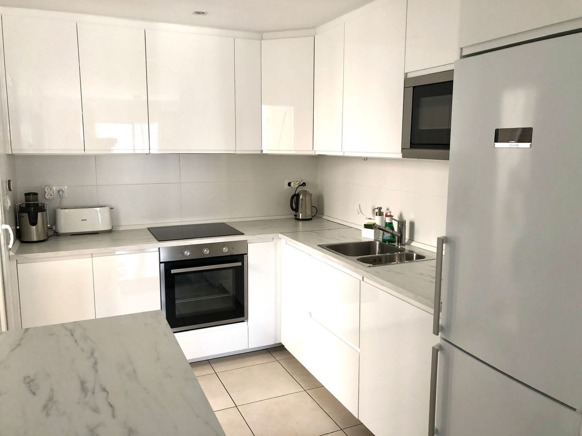 Se vende Apartamento en Planta Última de 3 dormitorios en Costa Del Sol, Málaga, España