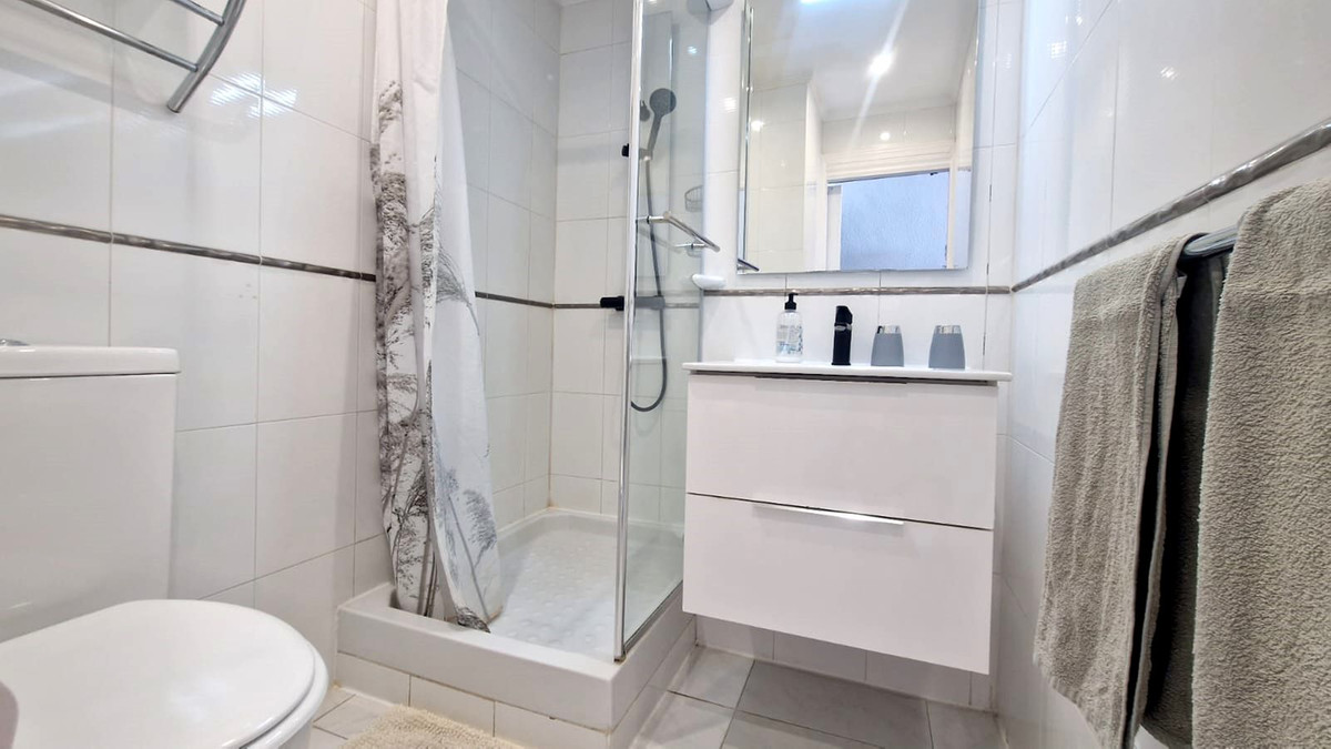 1 Bed Apartment for sale in Fuengirola Costa Del Sol, Málaga, Spain