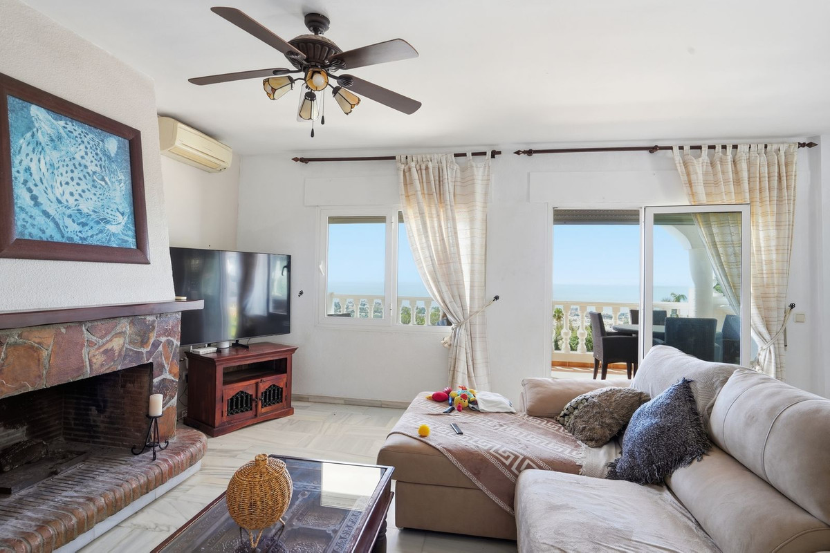 6 Bed Townhouse for sale in Benalmadena Costa Del Sol, Málaga, Spain