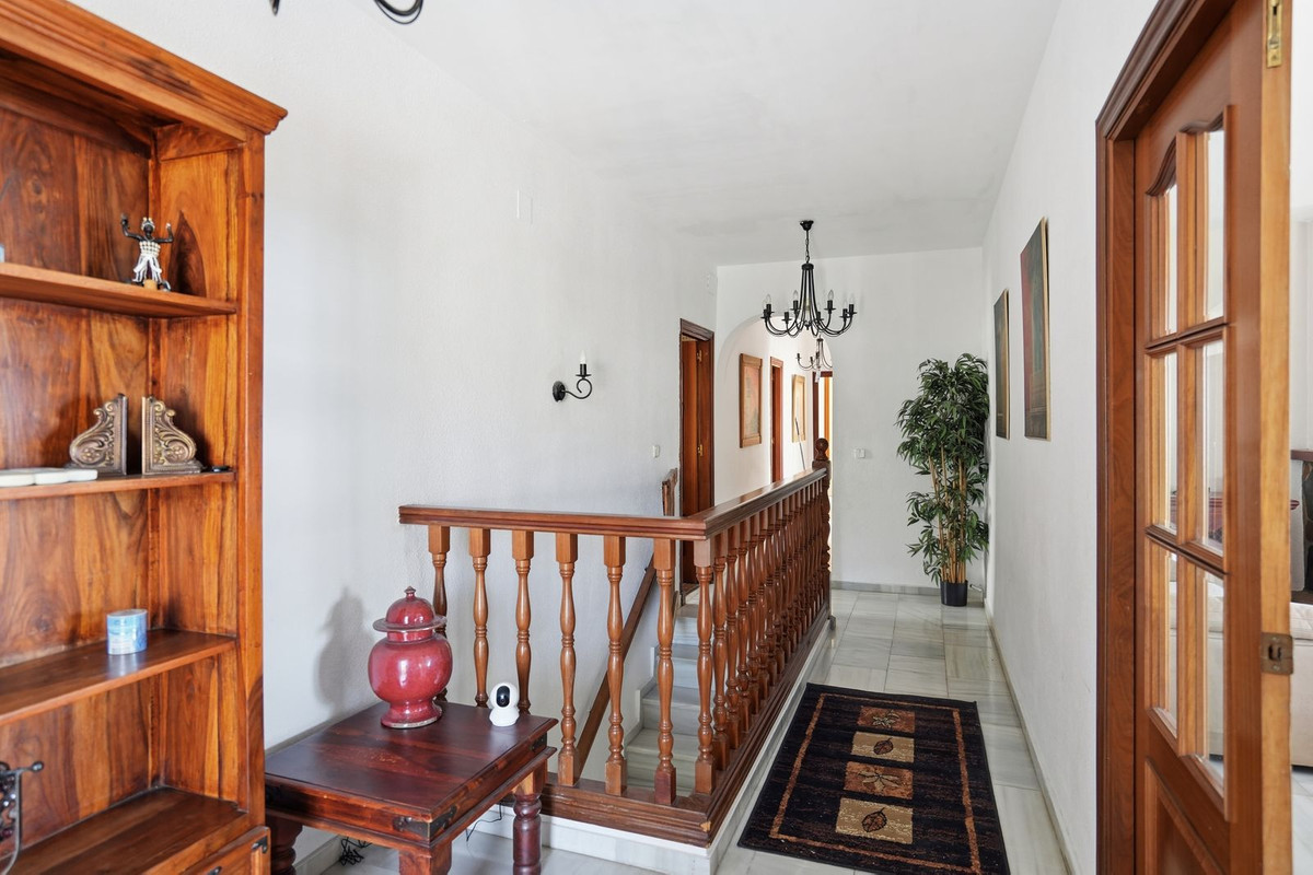 6 Bed Townhouse for sale in Benalmadena Costa Del Sol, Málaga, Spain