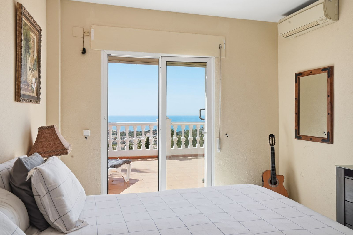 6 Bed Townhouse for sale in Benalmadena Costa Del Sol, Málaga, Spain
