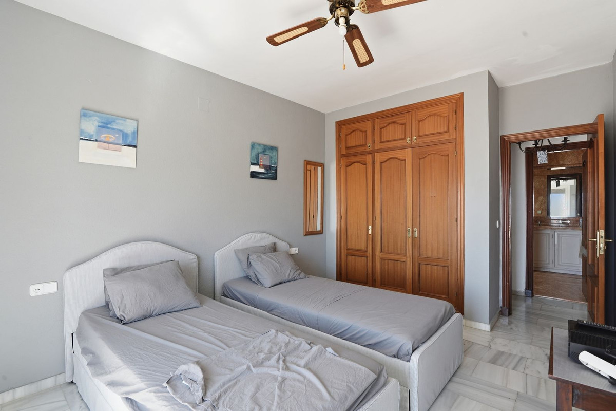 6 Bed Townhouse for sale in Benalmadena Costa Del Sol, Málaga, Spain