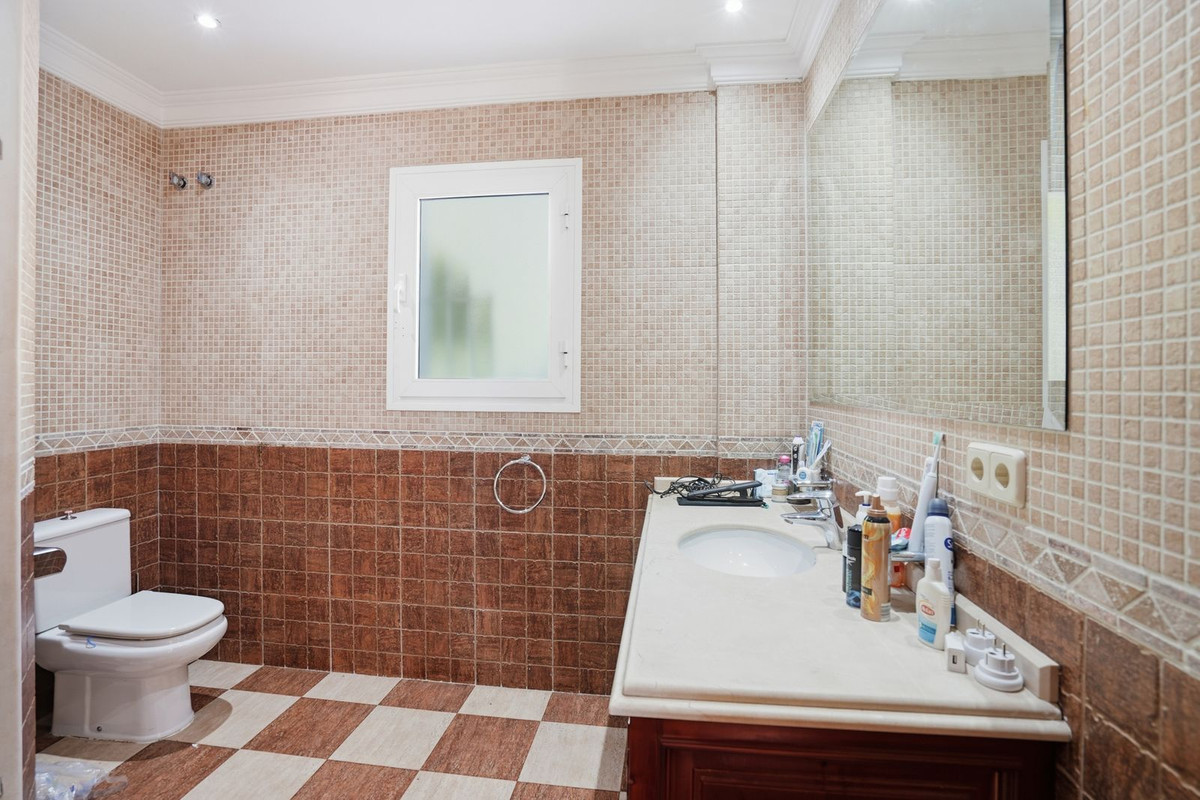 6 Bed Townhouse for sale in Benalmadena Costa Del Sol, Málaga, Spain