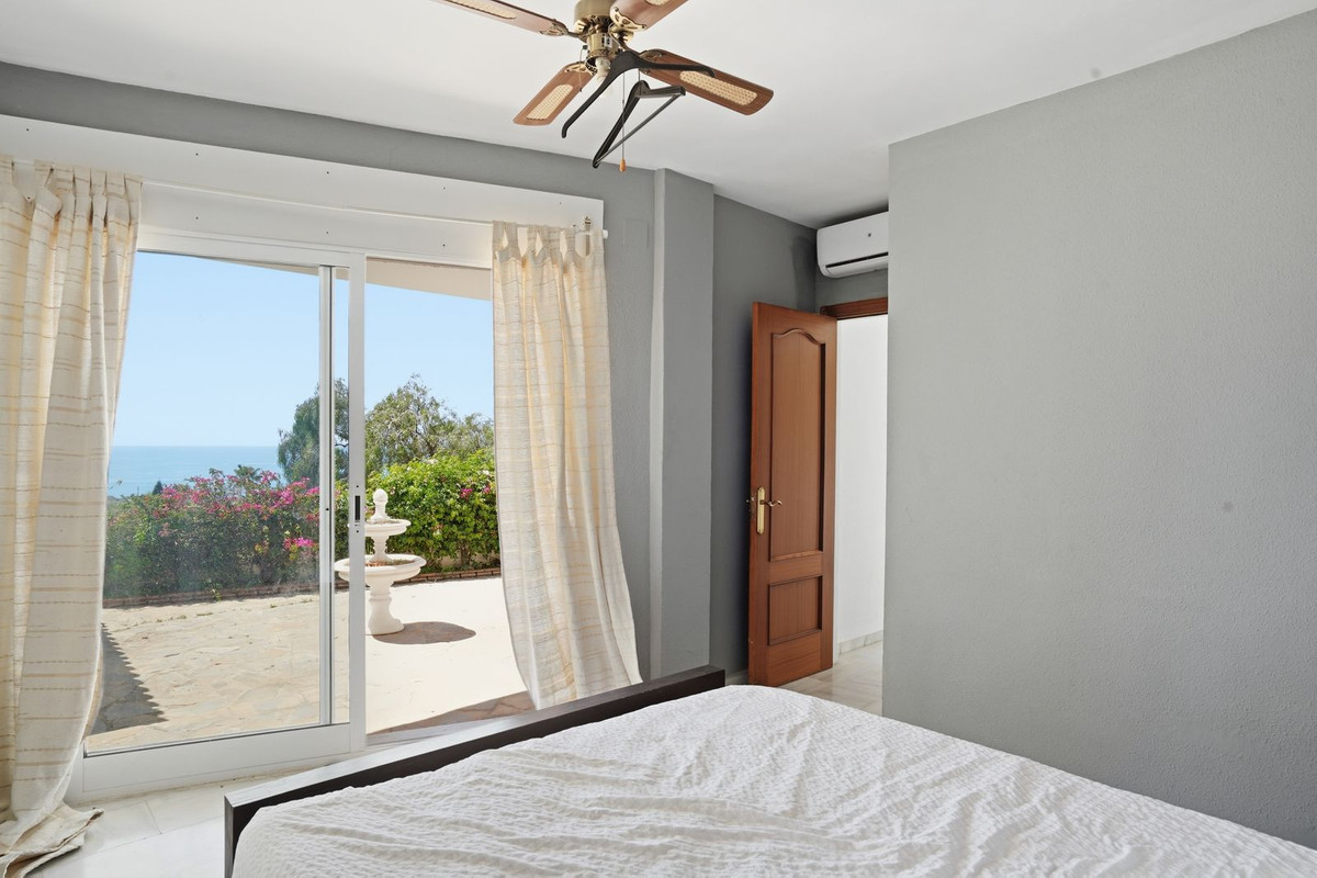 6 Bed Townhouse for sale in Benalmadena Costa Del Sol, Málaga, Spain