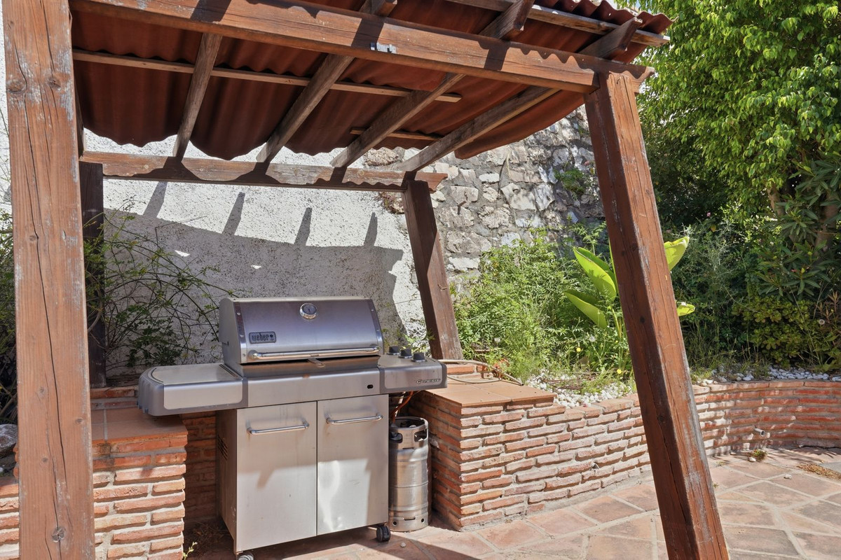 6 Bed Townhouse for sale in Benalmadena Costa Del Sol, Málaga, Spain