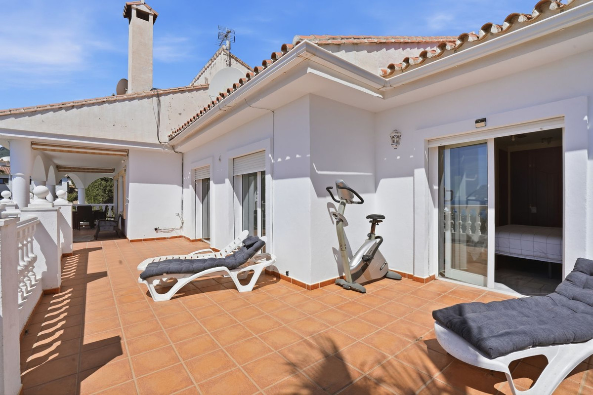 6 Bed Townhouse for sale in Benalmadena Costa Del Sol, Málaga, Spain