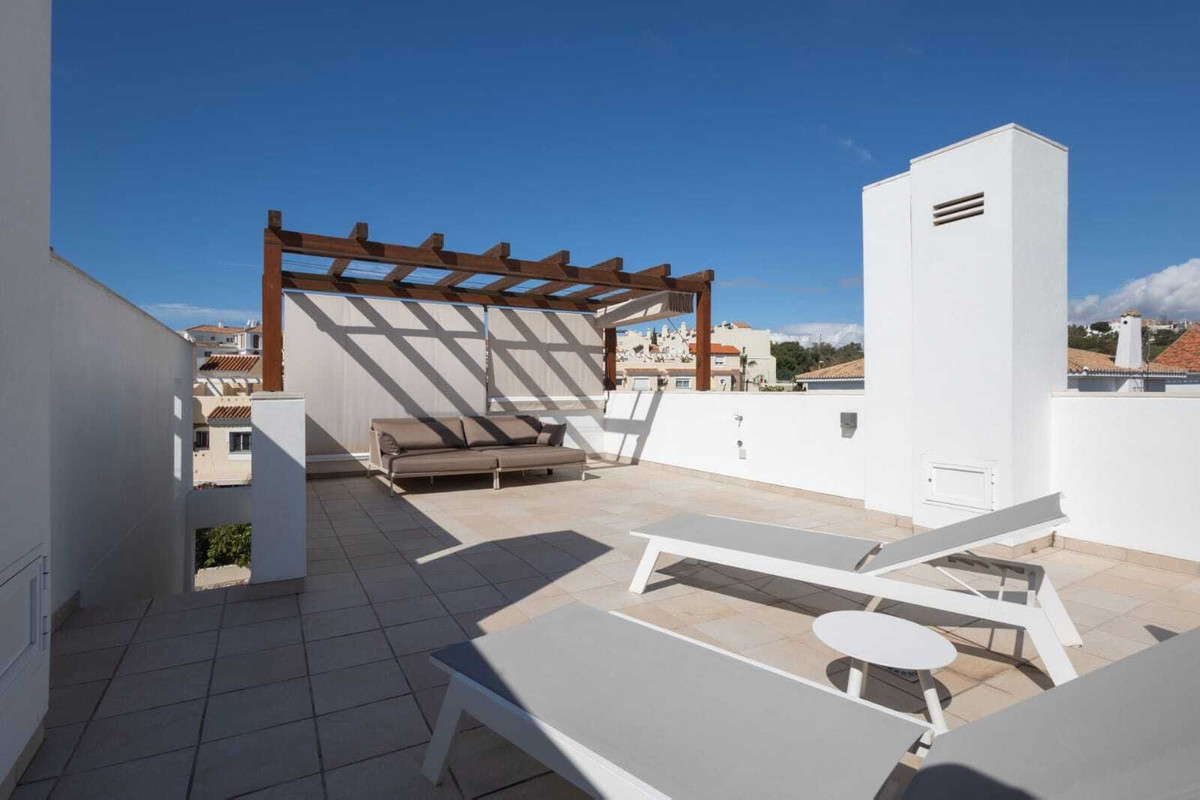 4 Bed Townhouse for sale in Calahonda Costa Del Sol, Málaga, Spain