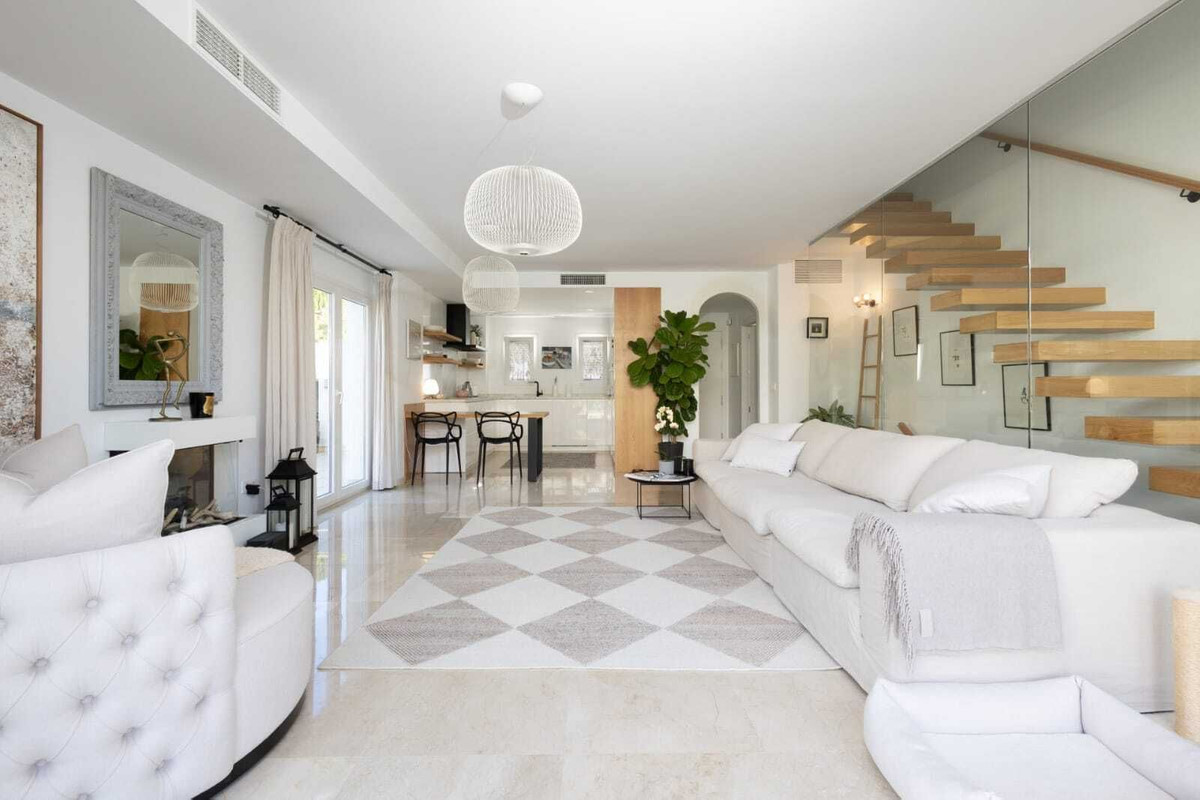 4 Bed Townhouse for sale in Calahonda Costa Del Sol, Málaga, Spain