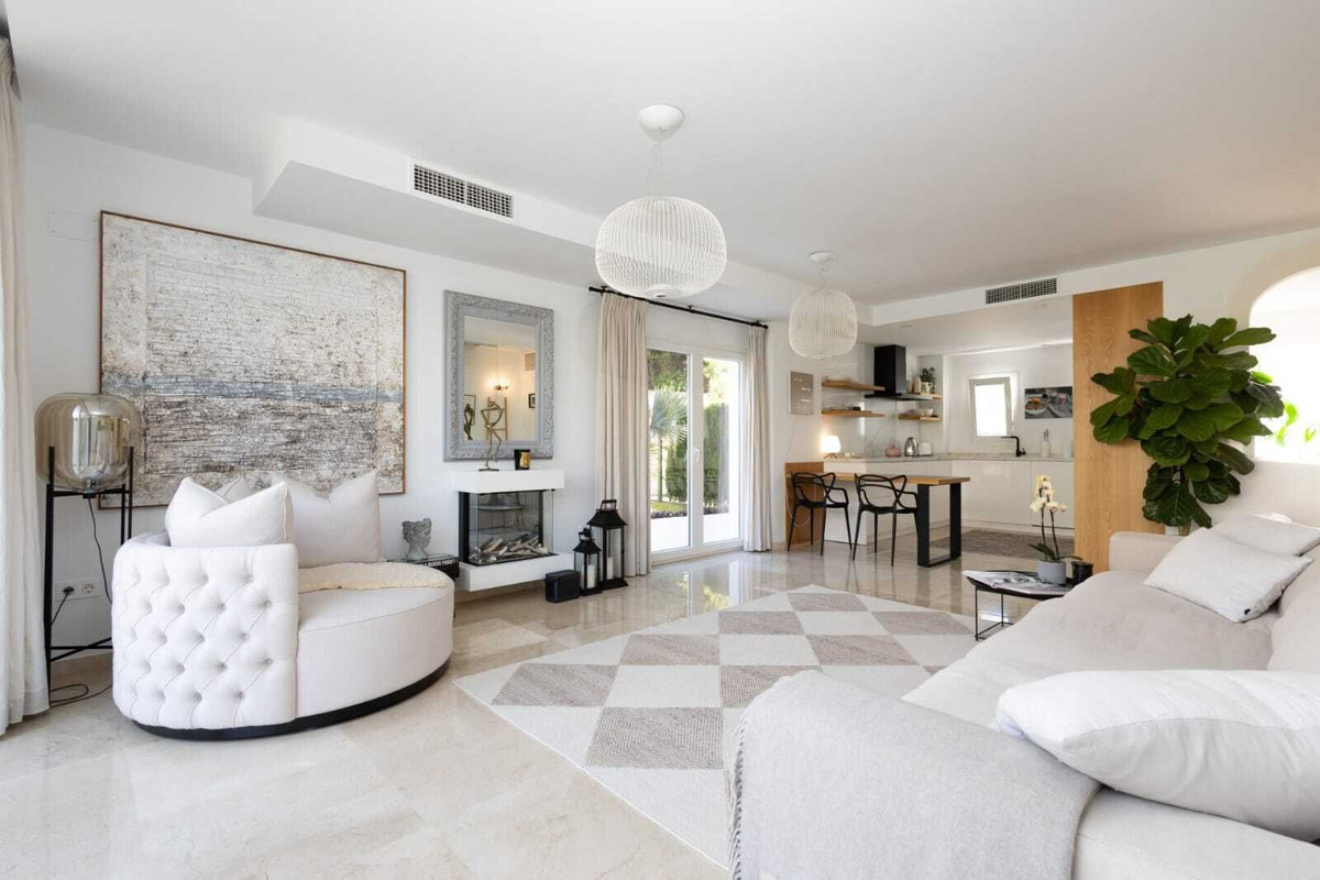 4 Bed Townhouse for sale in Calahonda Costa Del Sol, Málaga, Spain