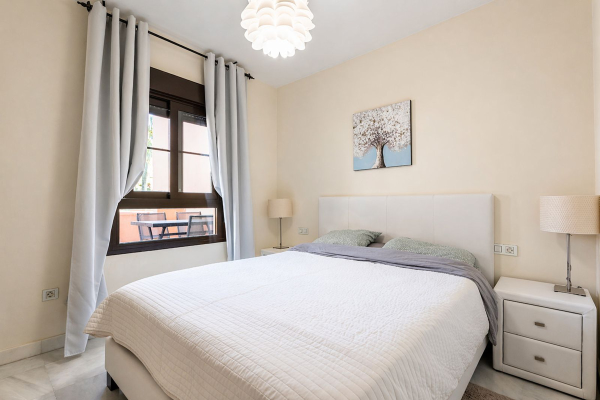 Se vende Apartamento Planta Media de 2 dormitorios en Costa Del Sol, Málaga, España