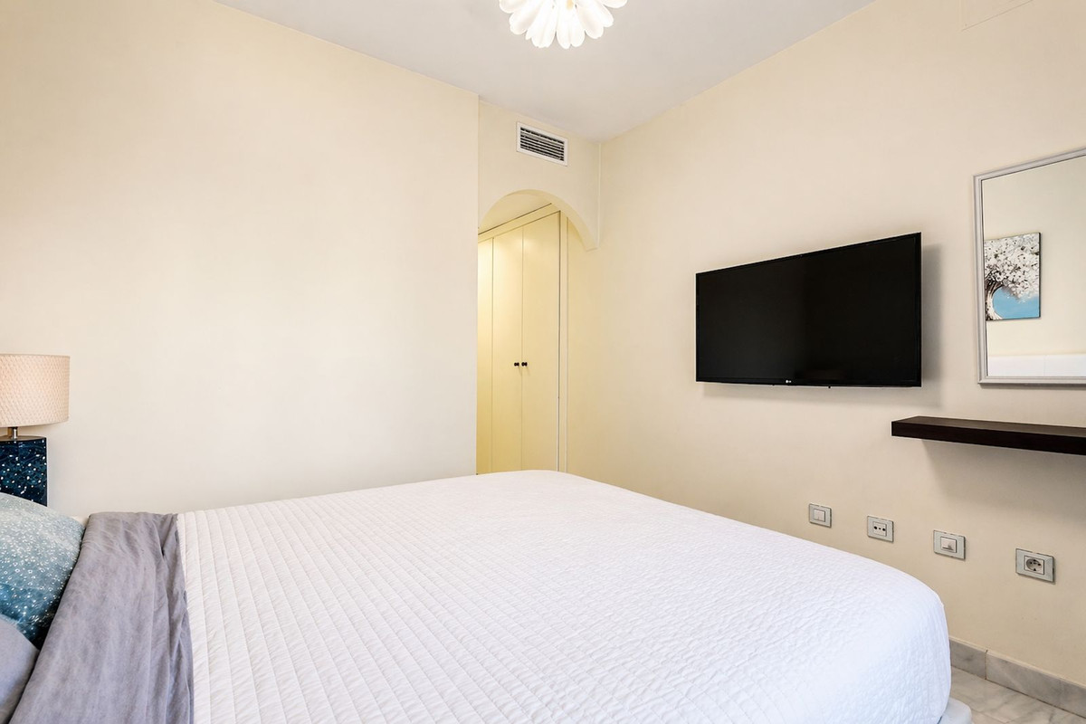 Se vende Apartamento Planta Media de 2 dormitorios en Costa Del Sol, Málaga, España