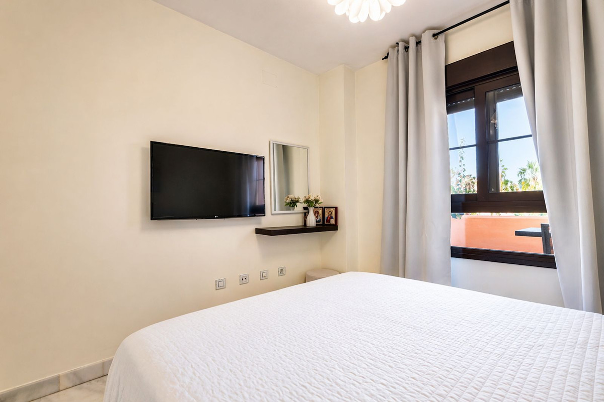 Se vende Apartamento Planta Media de 2 dormitorios en Costa Del Sol, Málaga, España