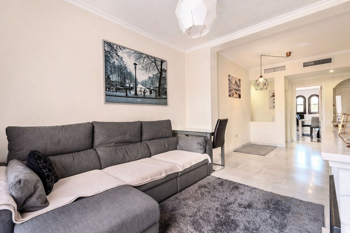 Se vende Apartamento Planta Media de 2 dormitorios en Costa Del Sol, Málaga, España