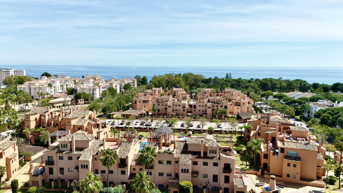 Se vende Apartamento Planta Media de 2 dormitorios en Costa Del Sol, Málaga, España
