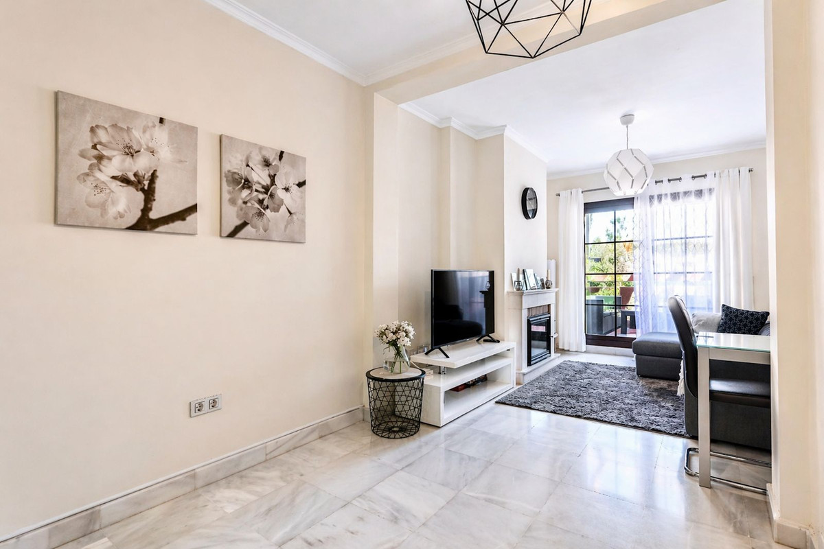 Se vende Apartamento Planta Media de 2 dormitorios en Costa Del Sol, Málaga, España