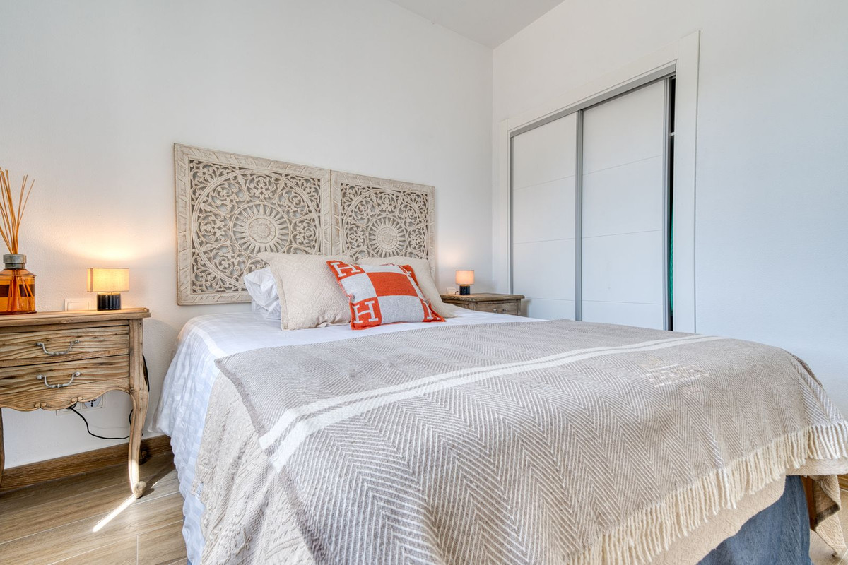 2 Bed Apartment for sale in Aloha Costa Del Sol, Málaga, Spain