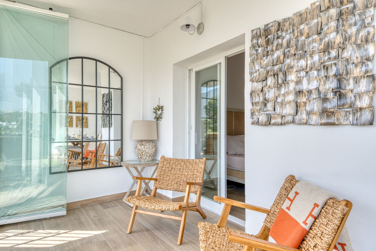 2 Bed Apartment for sale in Aloha Costa Del Sol, Málaga, Spain