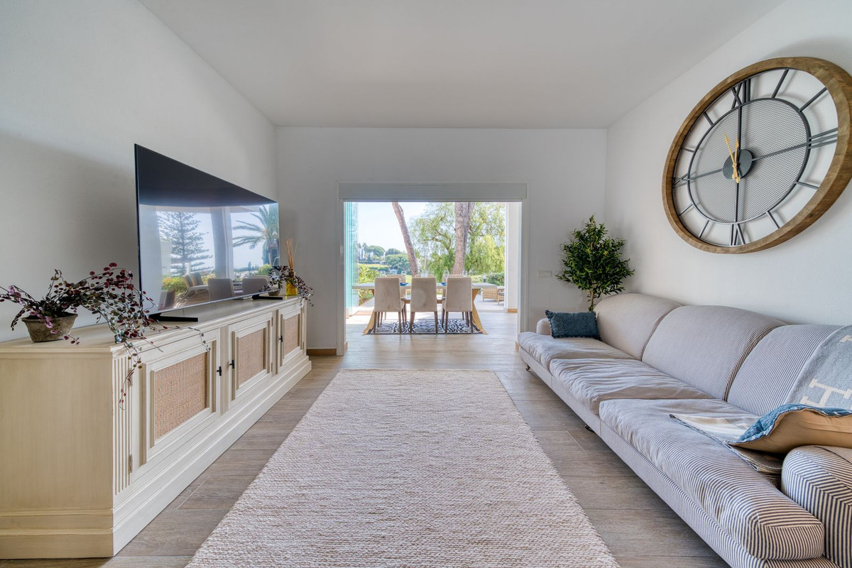 2 Bed Apartment for sale in Aloha Costa Del Sol, Málaga, Spain