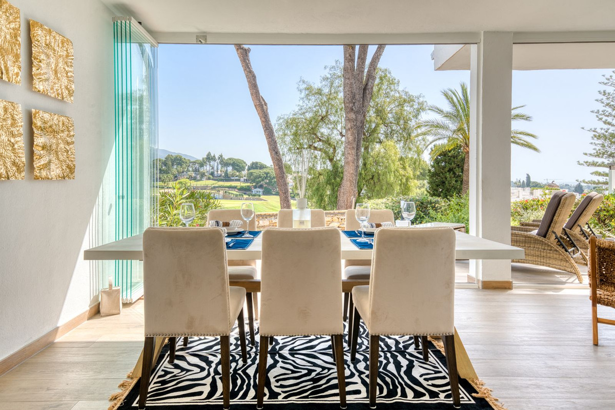 2 Bed Apartment for sale in Aloha Costa Del Sol, Málaga, Spain