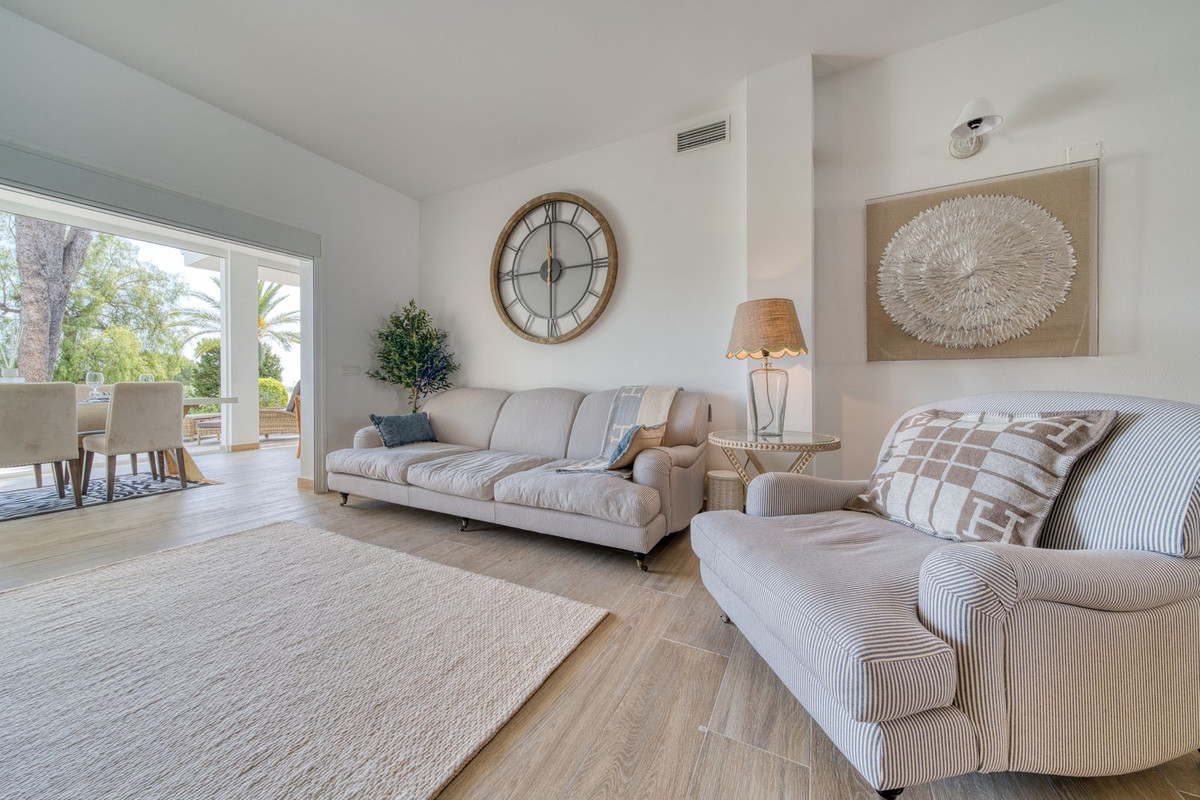2 Bed Apartment for sale in Aloha Costa Del Sol, Málaga, Spain