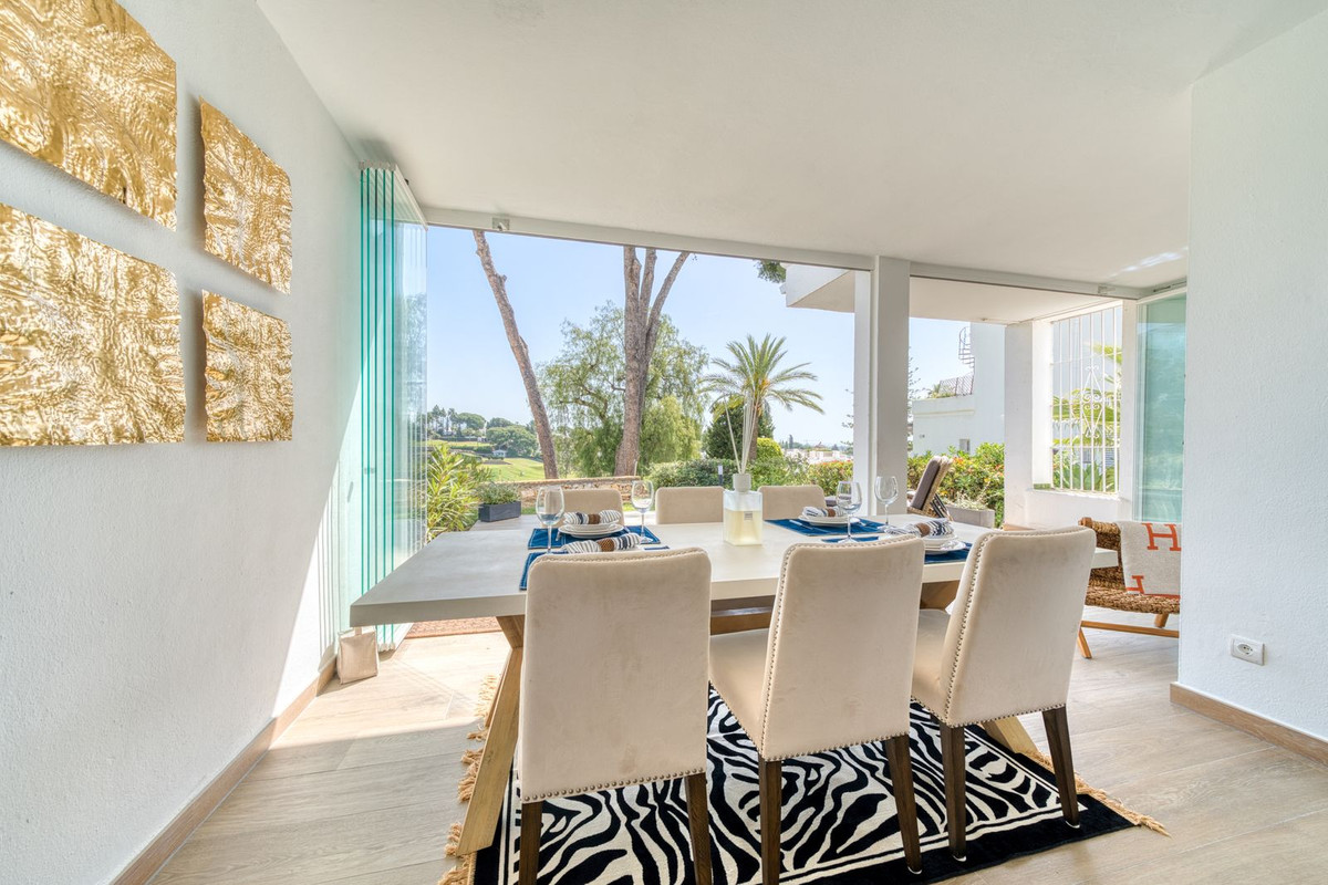2 Bed Apartment for sale in Aloha Costa Del Sol, Málaga, Spain