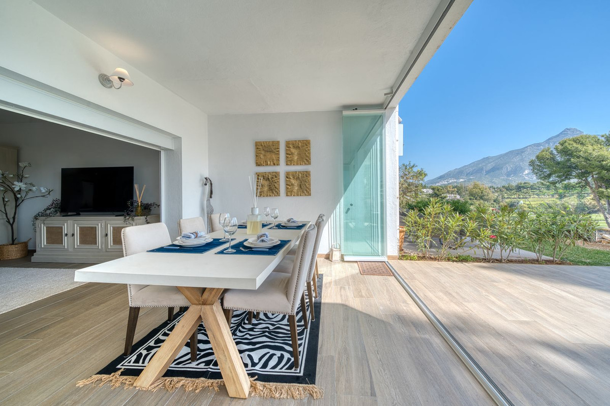 2 Bed Apartment for sale in Aloha Costa Del Sol, Málaga, Spain