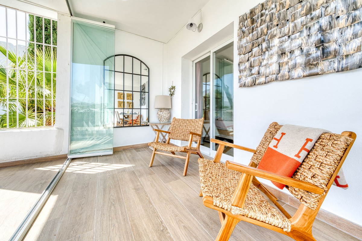 2 Bed Apartment for sale in Aloha Costa Del Sol, Málaga, Spain