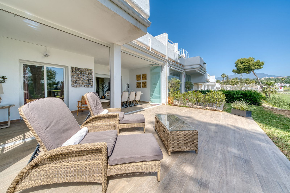 2 Bed Apartment for sale in Aloha Costa Del Sol, Málaga, Spain