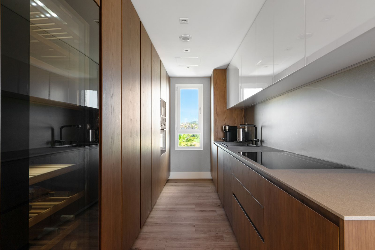 3 Bed Apartment for sale in Sotogrande Puerto Costa Del Sol, Cádiz, Spain
