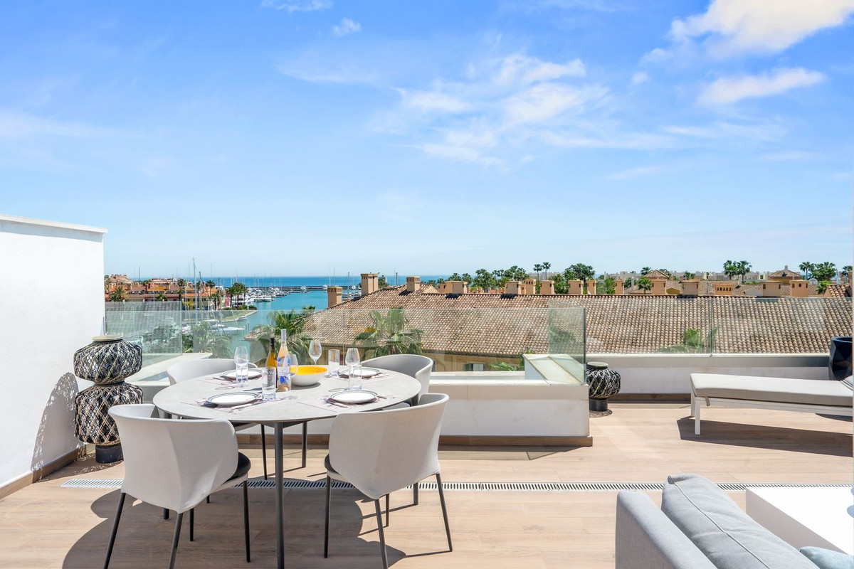 3 Bed Apartment for sale in Sotogrande Puerto Costa Del Sol, Cádiz, Spain