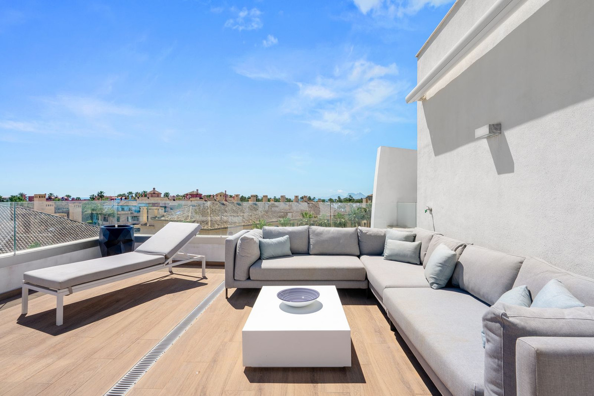 3 Bed Apartment for sale in Sotogrande Puerto Costa Del Sol, Cádiz, Spain