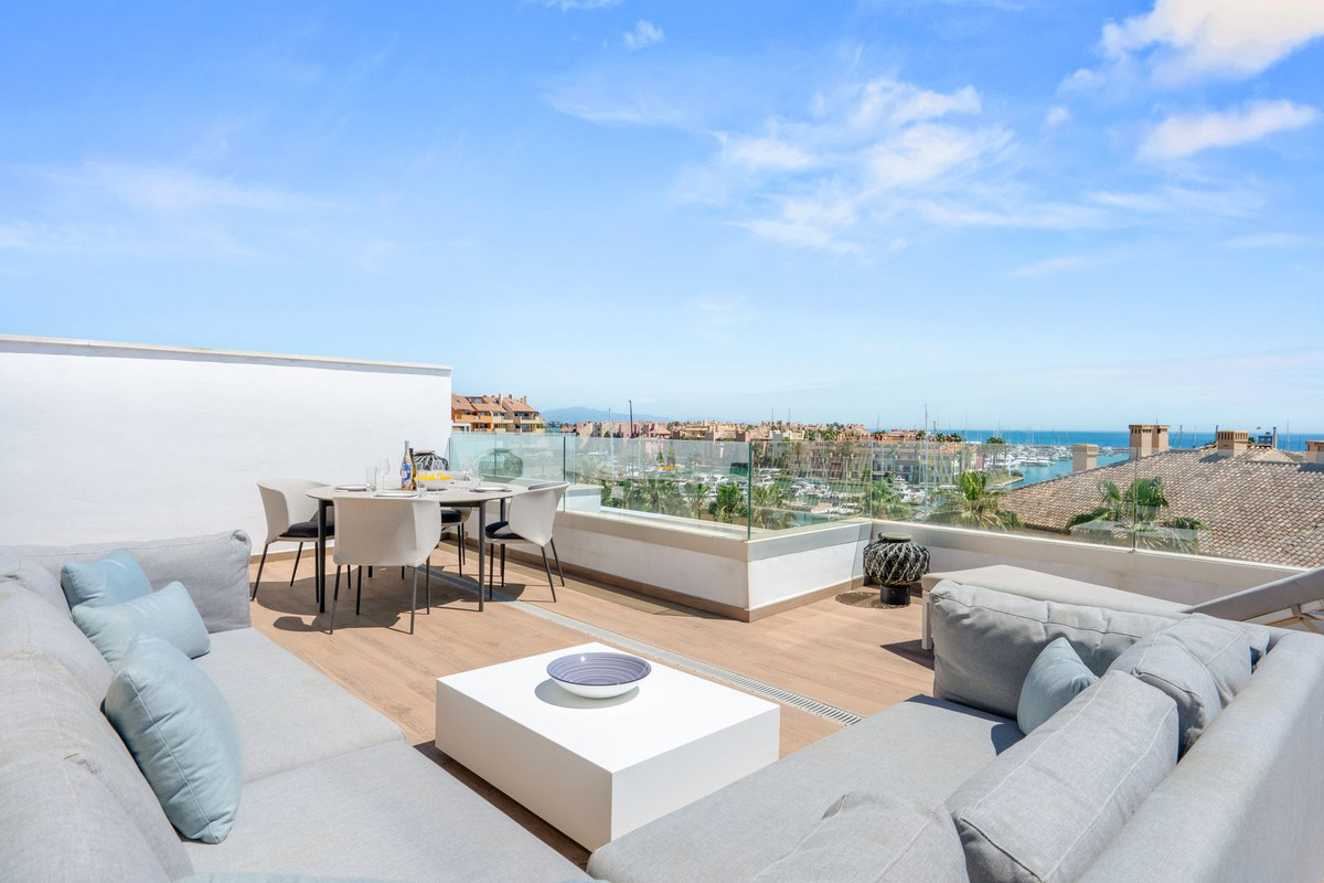 3 Bed Apartment for sale in Sotogrande Puerto Costa Del Sol, Cádiz, Spain