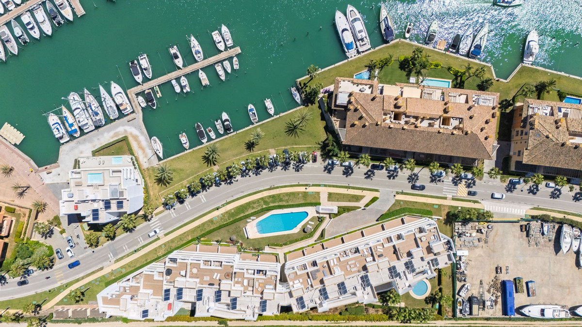 3 Bed Apartment for sale in Sotogrande Puerto Costa Del Sol, Cádiz, Spain