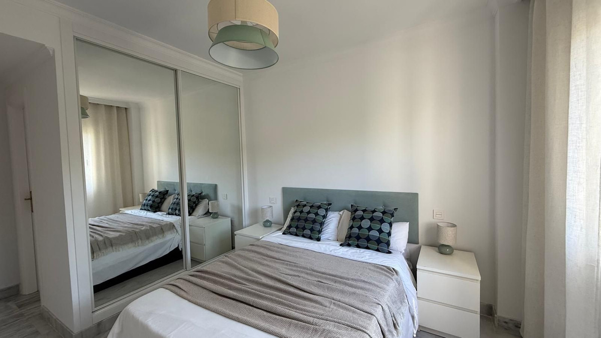 Se vende Apartamento Planta Media de 2 dormitorios en Costa Del Sol, Málaga, España