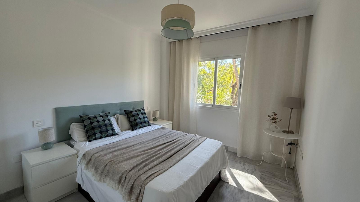 Se vende Apartamento Planta Media de 2 dormitorios en Costa Del Sol, Málaga, España