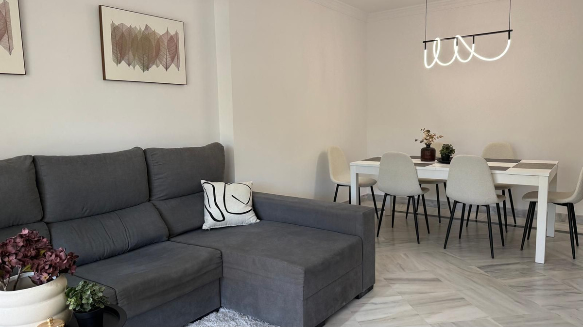 Se vende Apartamento Planta Media de 2 dormitorios en Costa Del Sol, Málaga, España
