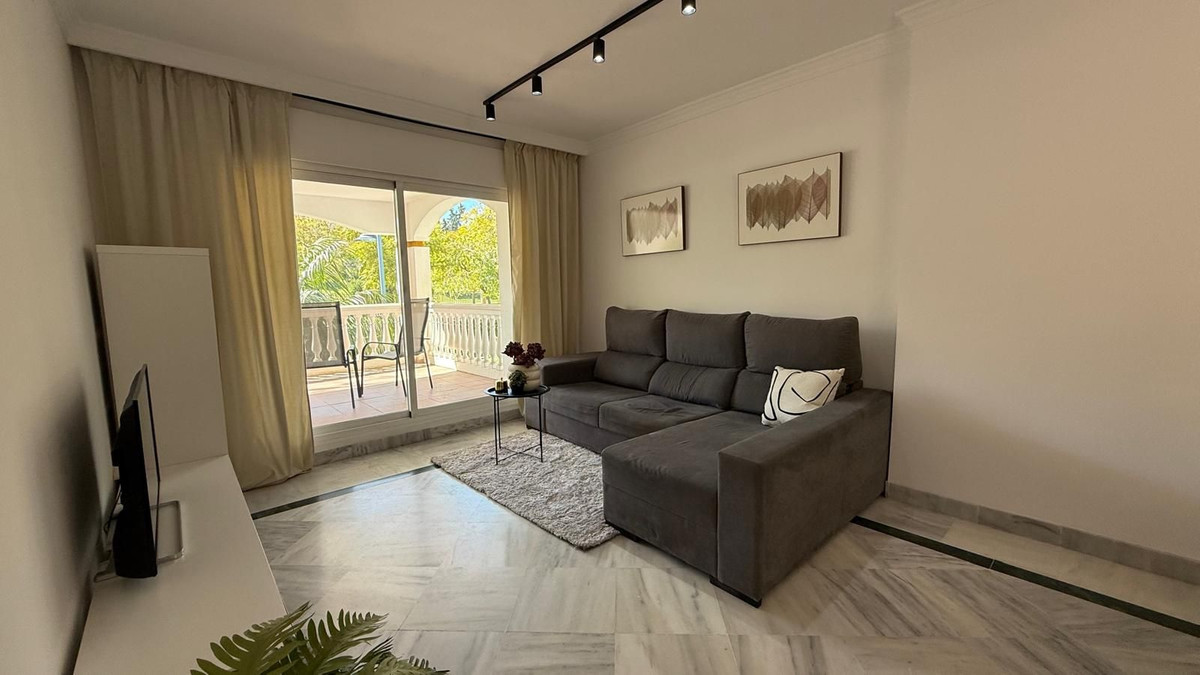 Se vende Apartamento Planta Media de 2 dormitorios en Costa Del Sol, Málaga, España