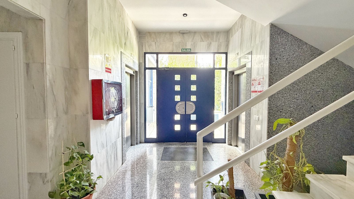 4 Bed Apartment for sale in Marbella Costa Del Sol, Málaga, Spain