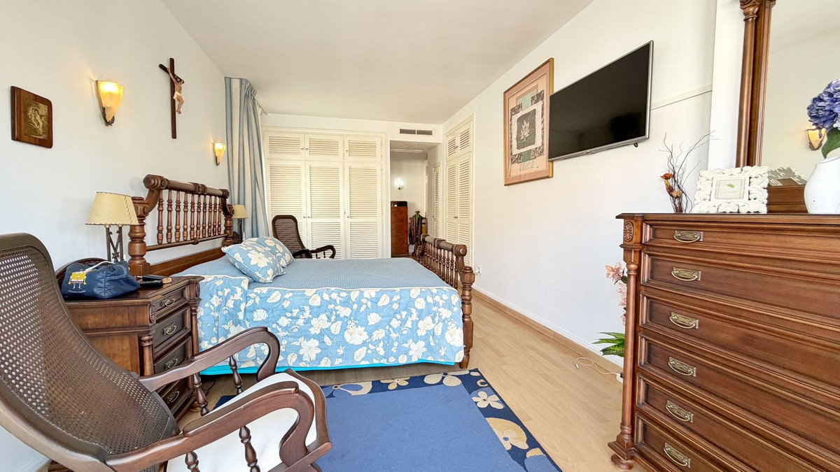 4 Bed Apartment for sale in Marbella Costa Del Sol, Málaga, Spain