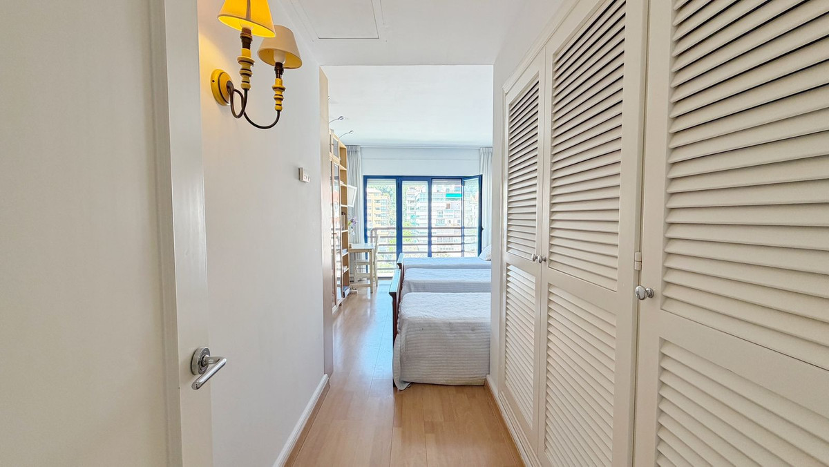 4 Bed Apartment for sale in Marbella Costa Del Sol, Málaga, Spain