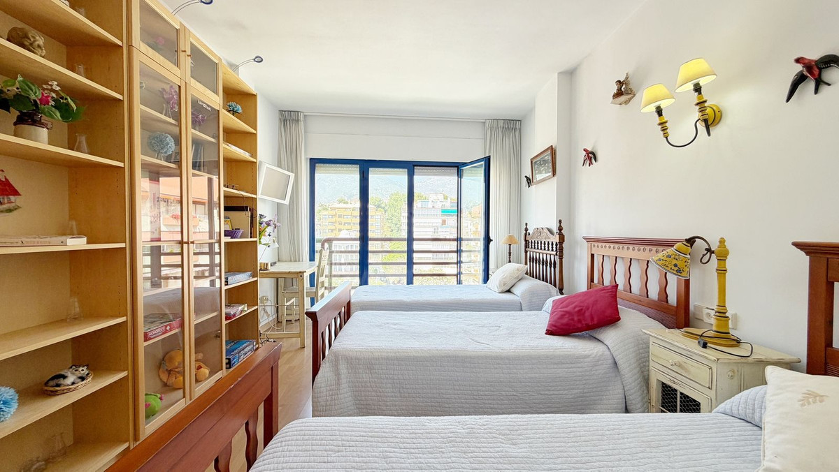 4 Bed Apartment for sale in Marbella Costa Del Sol, Málaga, Spain