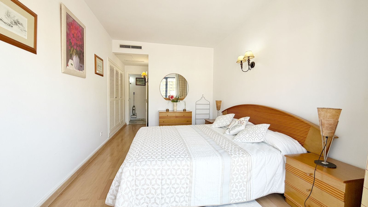 4 Bed Apartment for sale in Marbella Costa Del Sol, Málaga, Spain