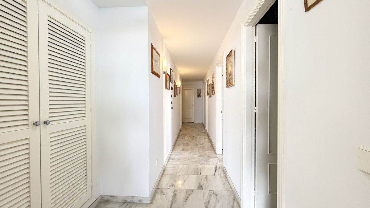 4 Bed Apartment for sale in Marbella Costa Del Sol, Málaga, Spain