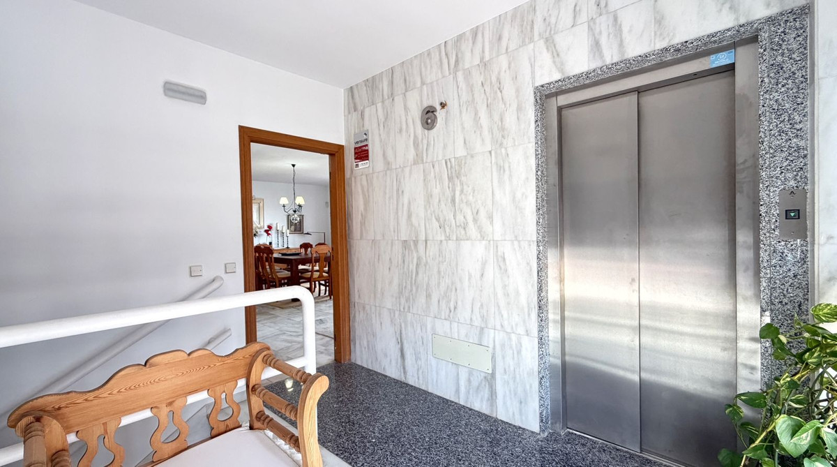 4 Bed Apartment for sale in Marbella Costa Del Sol, Málaga, Spain