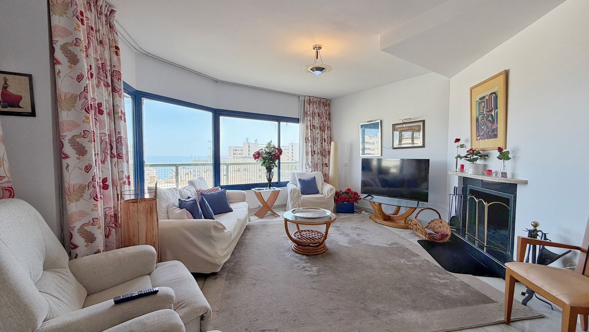 4 Bed Apartment for sale in Marbella Costa Del Sol, Málaga, Spain