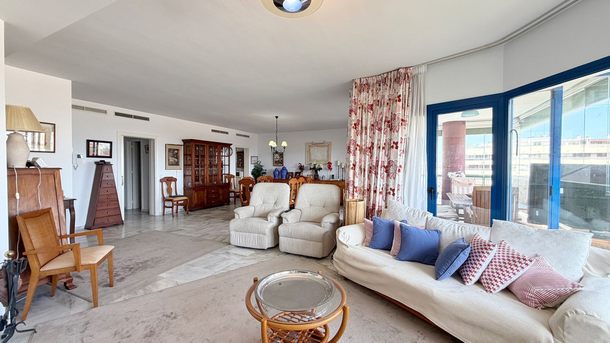 4 Bed Apartment for sale in Marbella Costa Del Sol, Málaga, Spain